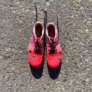 girls under armour spikes for track